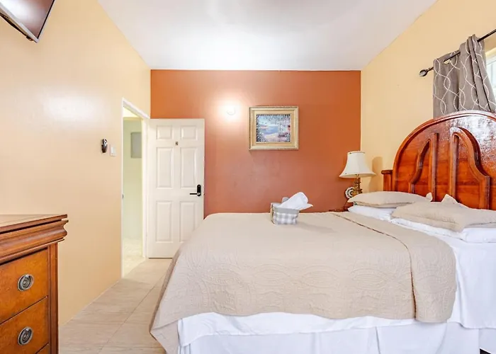Modern 3 Bedroom With 2 Half Bath Holiday home *