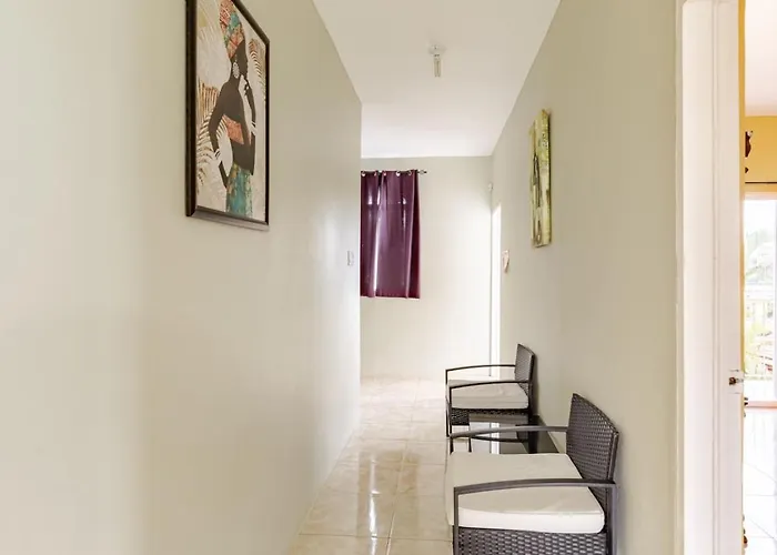 Modern 3 Bedroom With 2 Half Bath Holiday home *
