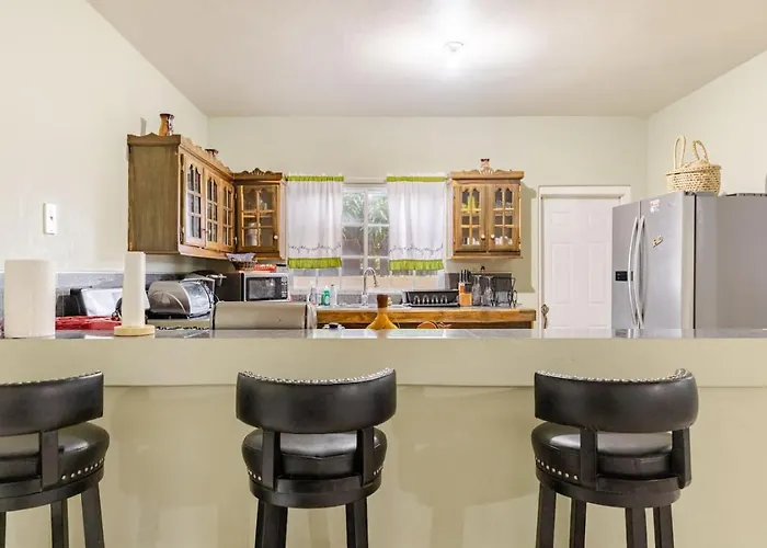 Modern 3 Bedroom With 2 Half Bath