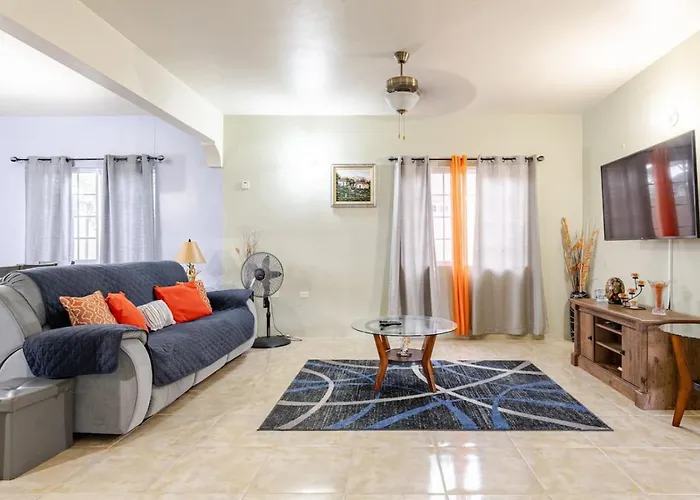 Modern 3 Bedroom With 2 Half Bath Holiday home Montego Bay